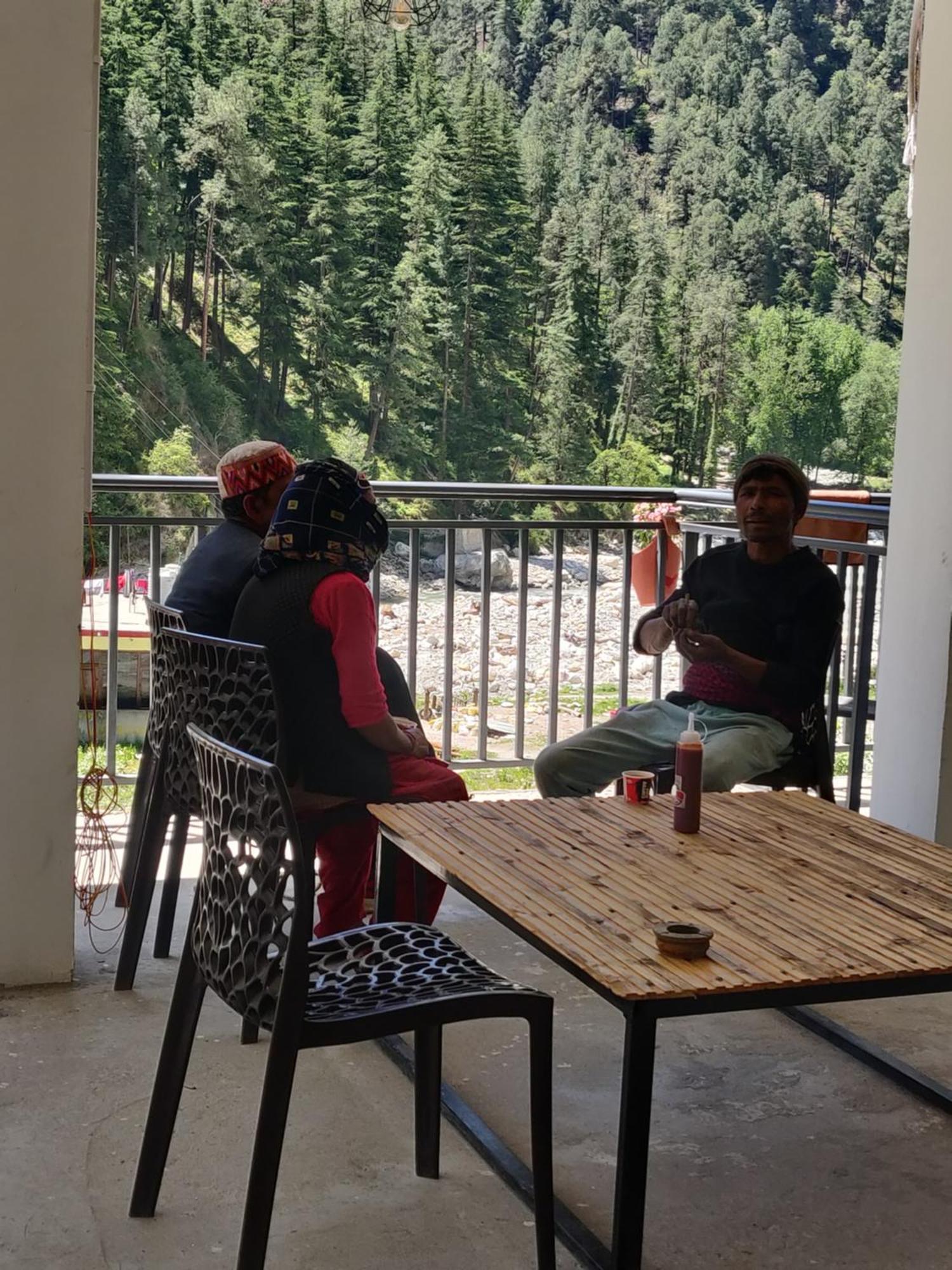 Himtrek Stays, Kasol Exteriör bild